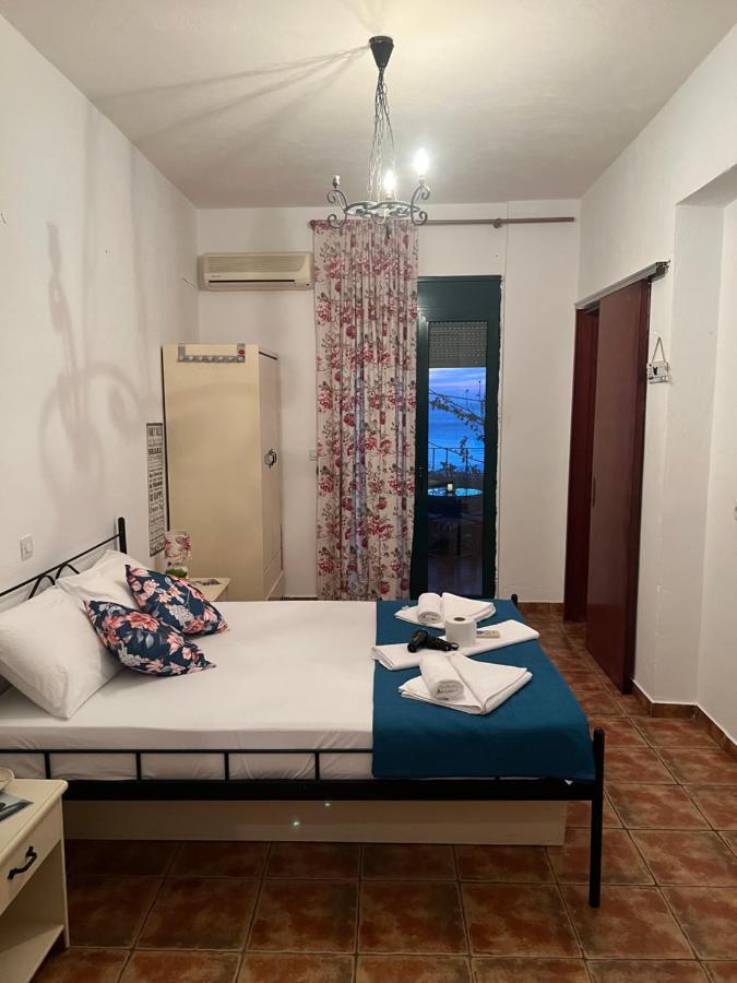 Georgakas Rooms Sfinarion Exterior photo